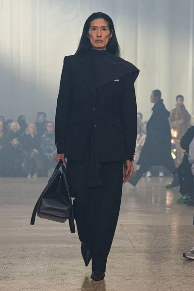 Look 27